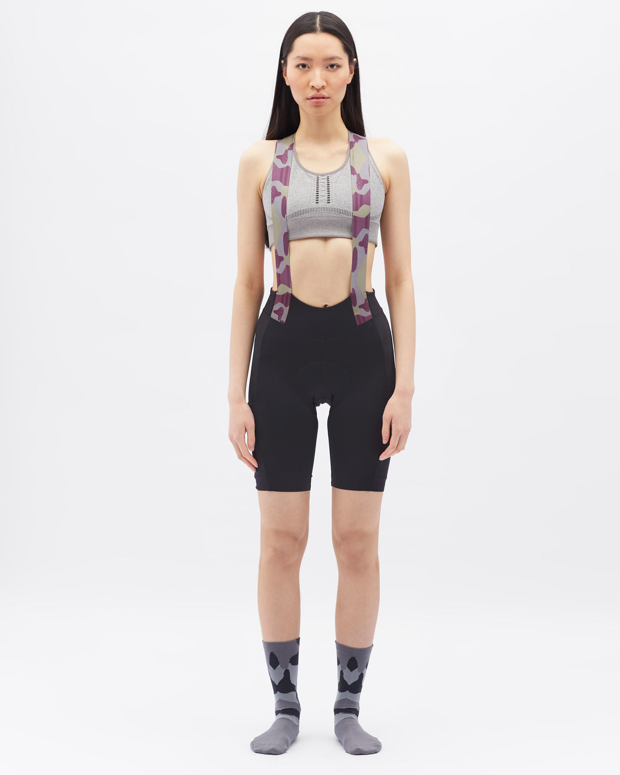 Moteriški šortai su paminkštinimu Silvini Salia / Black